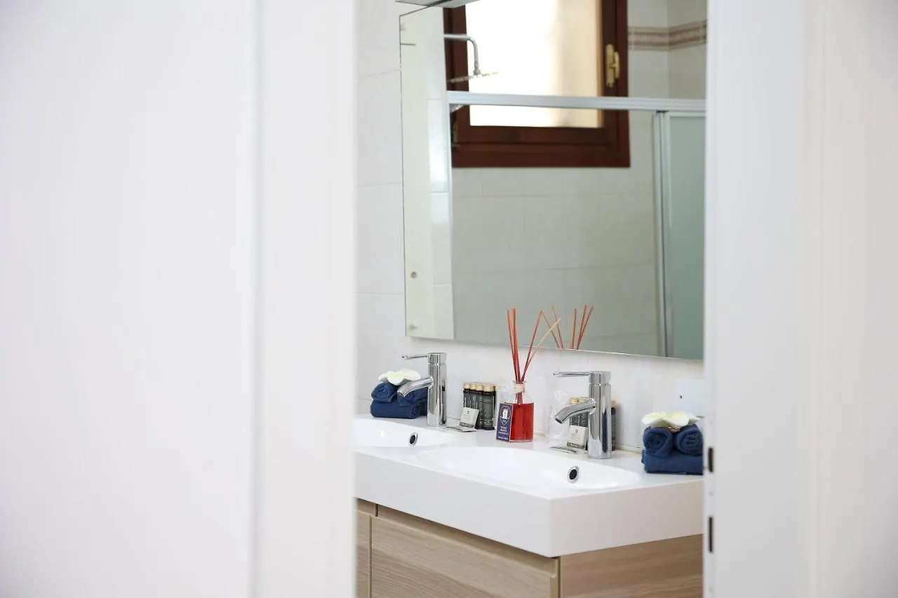Venice Heaven Apartments San Marco 1 E 2, The Elegant Residence A Stone S Throw From St Mark S Square 0*,  Włochy