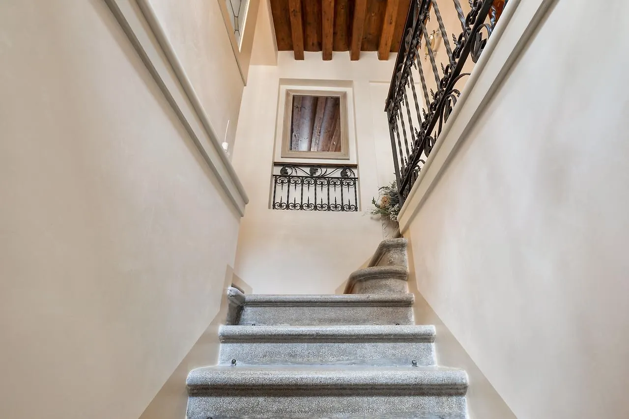 Venice Heaven Apartments San Marco 1 E 2, The Elegant Residence A Stone S Throw From St Mark S Square