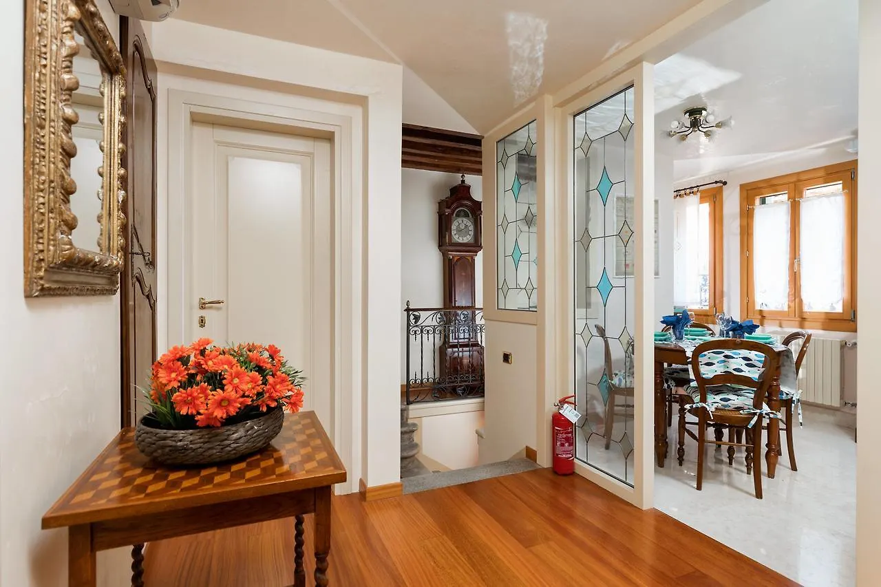 Venice Heaven Apartments San Marco 1 E 2, The Elegant Residence A Stone S Throw From St Mark S Square 0*,  Włochy